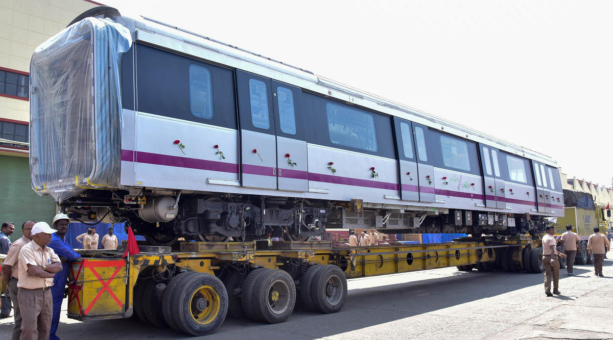 BEML delivers the first intermediate Metro car unit for Namma Metro, in Bengaluru on Wednesday. DH Photo/ B H Shivakumar