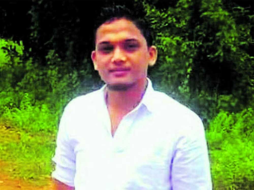 Shuhaib (30), Youth Congress block secretary in Mattannur, died on Tuesday after sustaining serious injuries in an armed attack near a road-side eatery at Theroor. DH File Photo