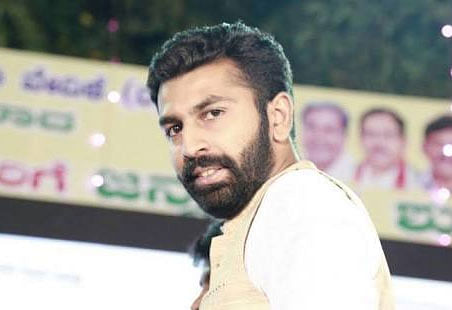 Mohammed Haris Nalapad and six of his associates are accused of bashing up L Vidwath, who was also dining in the restaurant. Image Courtesy: Twitter