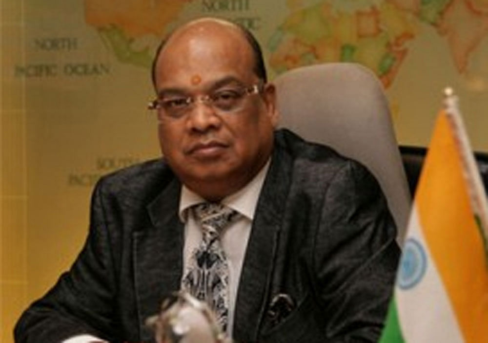 CBI today arrested Rotomac owner Vikram Kothari and his son Rahul, both directors in the company, for alleged default on loan repayments to the tune of Rs 3,695 crore, officials said here.