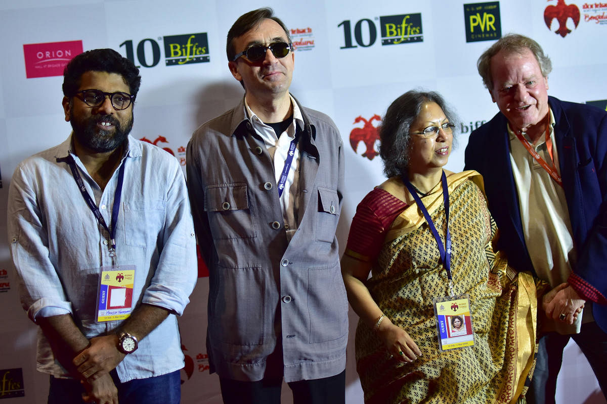 Now possible to make movies without big crews: directors