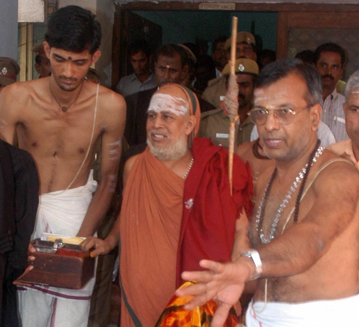 File photo of Kanchi Shankaracharya Jayendra Saraswathi coming out from Madras High Court Campus in Chennai. Shankaracharya, 82, the 69th pontiff of the Kanchi Mutt, died on Wednesday, February 27, 2018, in Tamil Nadu's Kanchipuram. PTI Photo