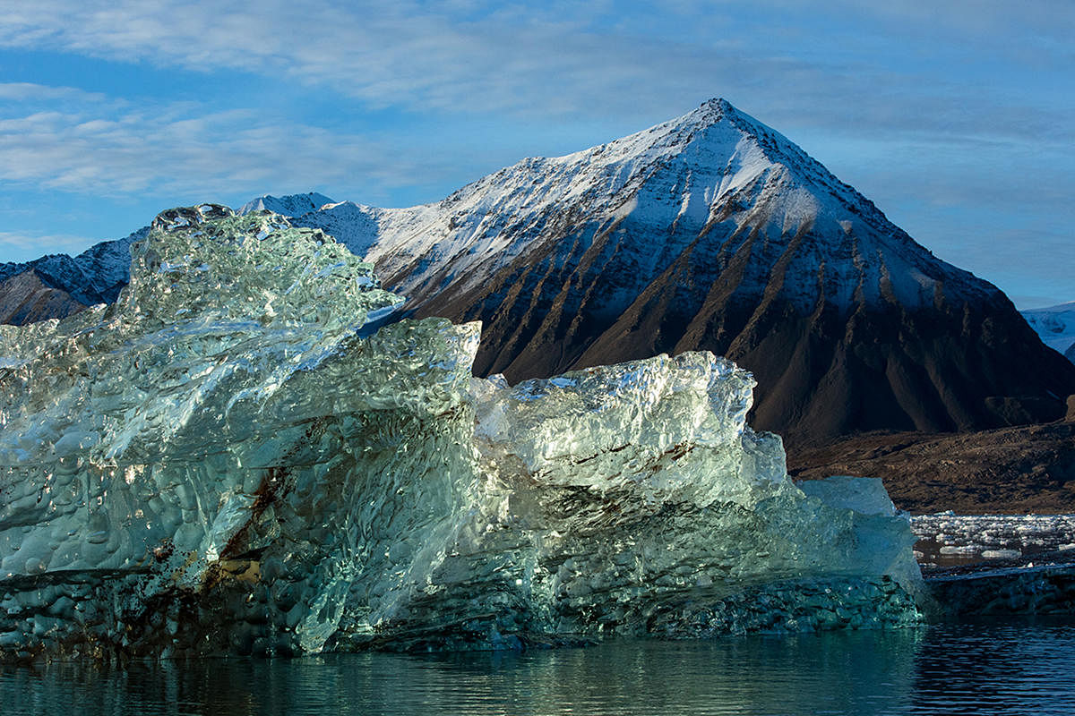 A glimpse of the icescapes of Svalbard.