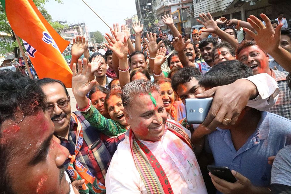 Sunil Deodhar celebrates after BJP's win in Tripura. Twitter photo.