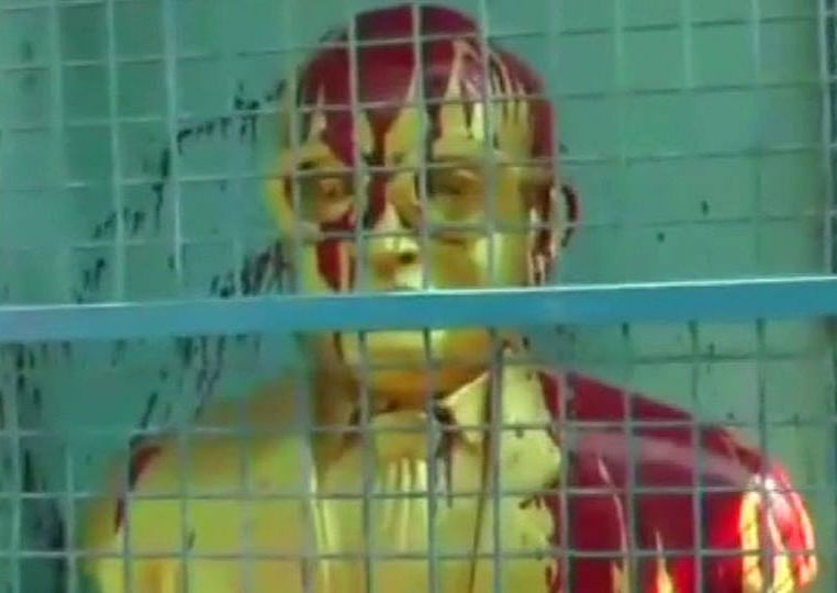 The bust, placed inside a structure covered with a grill in a residential neighbourhood in Tiruvotriyur, was splattered with paint. Image Courtesy: Twitter