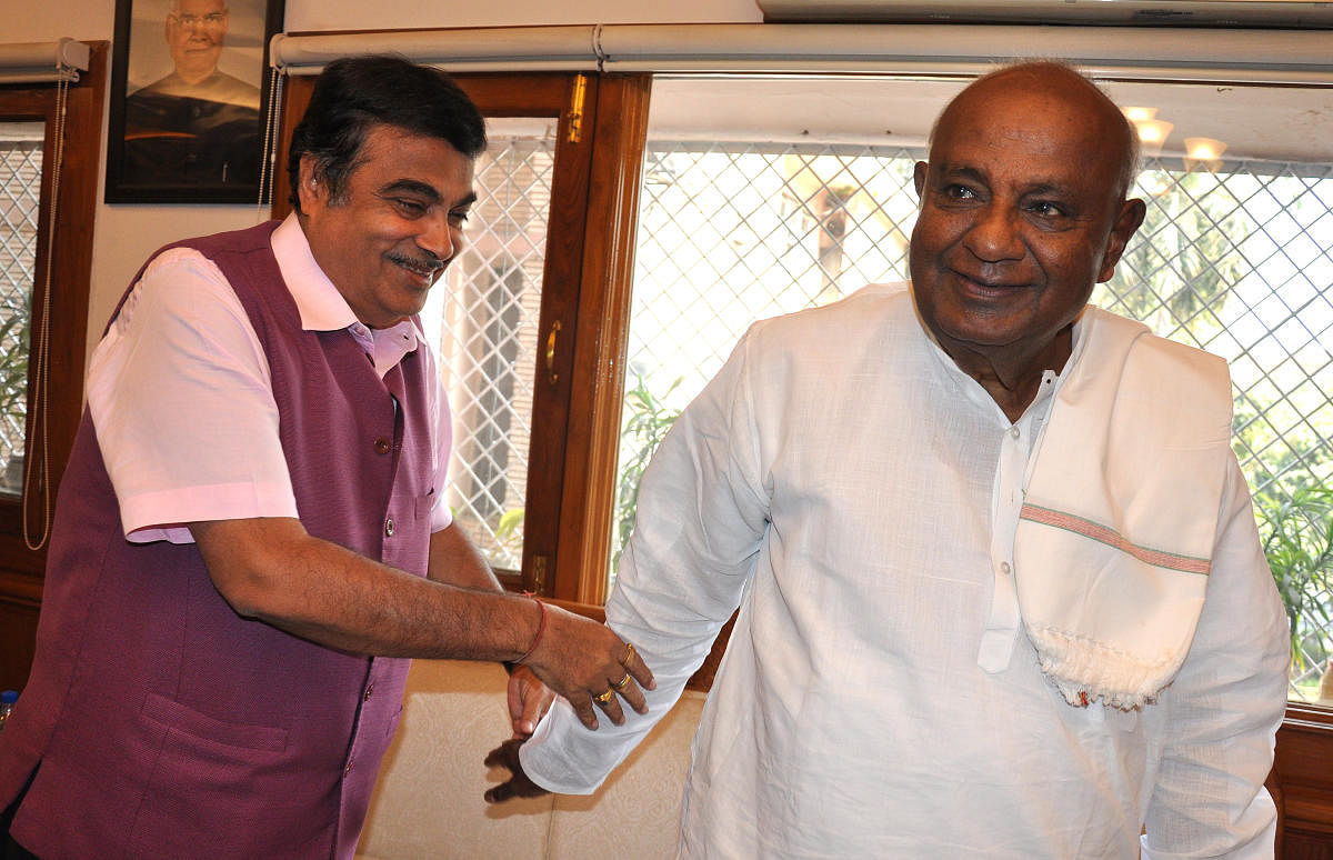 The former Prime Minister H D Deve Gowda called on the Union Minister for Road Transport and Highways, shipping and Water Resouces, River Development and Ganga Rejuvenation Nitin Gadkari in New Delhi on Thursday and had a detailed discussion on the Cauvery Issue, in the backdrop of the Supreme Court Judgement on February 16, 2018.