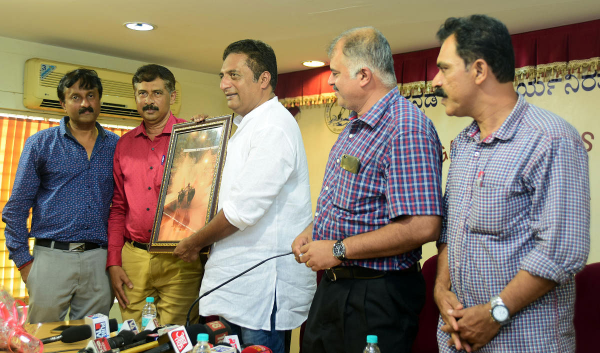 Actor Prakash Raj is felicitated during the press meet at Mangaluru Press Club on Wednesday. DH Photo