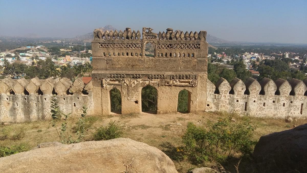 Various structural attractions in Madhugiri Fort include a latticed arch, gateways, and rock-cut steps. PHOTO BY AUTHOR