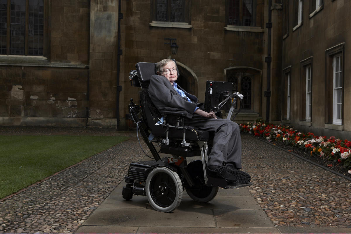 Stephen Hawking (left) showed that a black hole radiates like a black body with a temperature inversely proportional to its mass.
