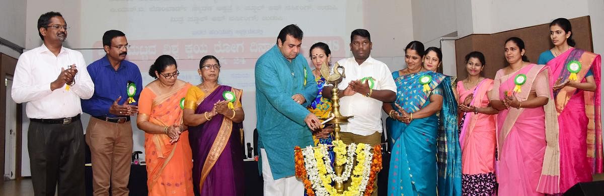 District-in-Charge Minister Pramod Madhwaraj inaugurates the World Tuberculosis Day-2018 programme in Manipal onSaturday. ZPpresident Dinakar Babu and assistant drugs controller KVNagaraj look on.