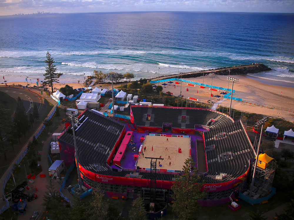 Athletes participate in a training session at the venue for the upcoming Commonwealth Games Beach Volleyball, located on Coolangatta Beach on the Gold Coast, Australia April 2, 2018. REUTERS.