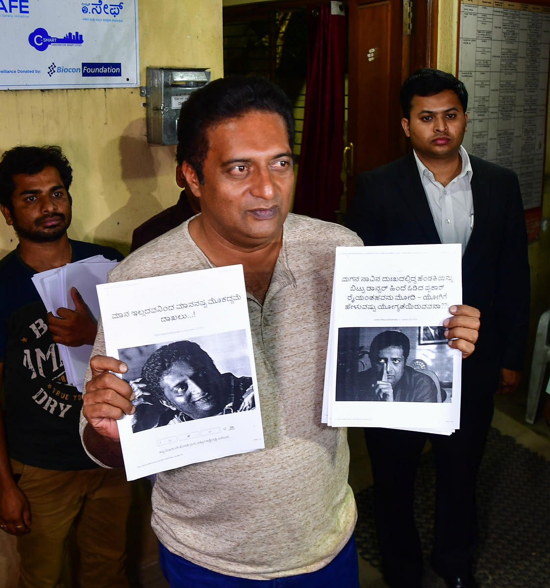 Prakash Raj files police plaint against portal for offensive articles