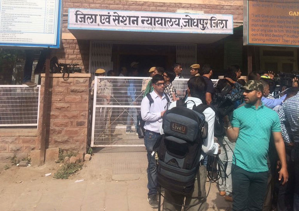 Scenes outside the Jodhpur court where the verdict is soon to be pronounced in the Blackbuck poaching case. DH photo.