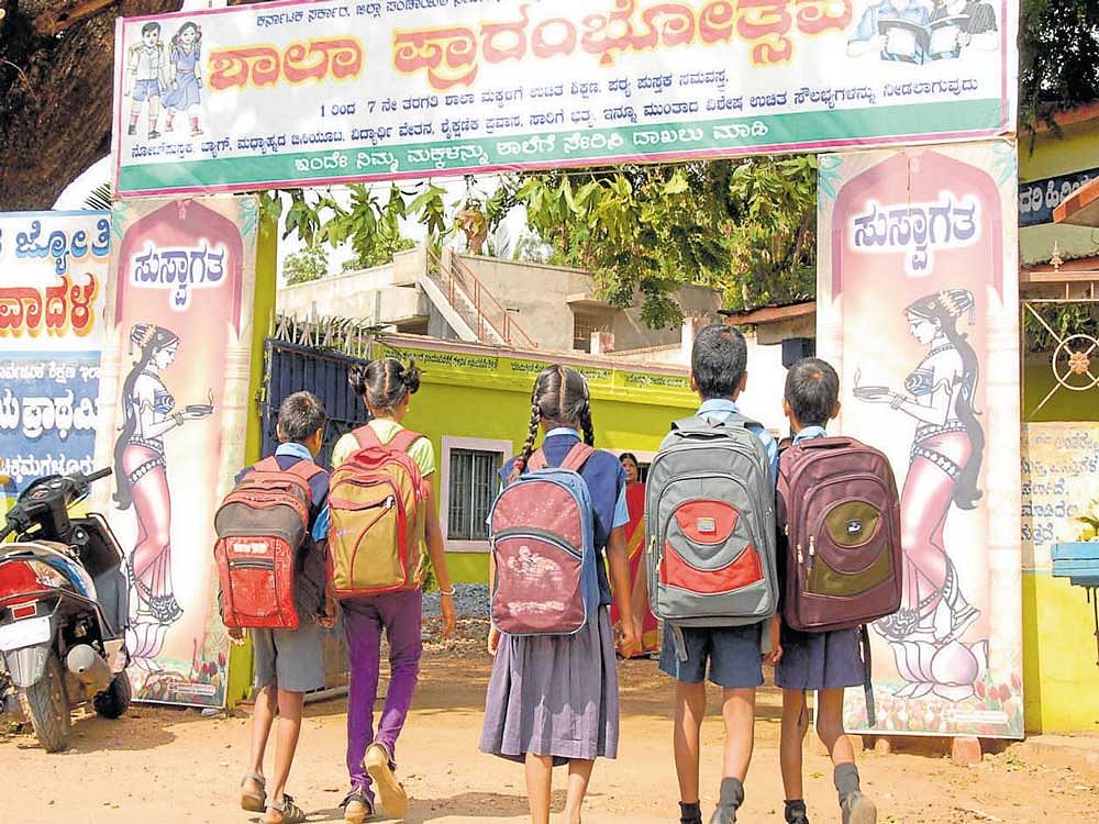 Estimates indicate that for every 100 girls in rural India, only one or two complete class XII. Nearly 40% of girls leave school before completing the fifth standard. (DH file photo)