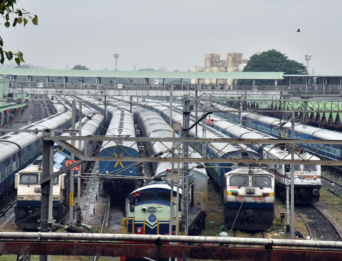 The railways is trying to boost non-fare revenue through right-of-way charges, advertising, land monetisation, catering and parking amid intense competition from airlines and road transport to carry passengers and goods. DH File Photo