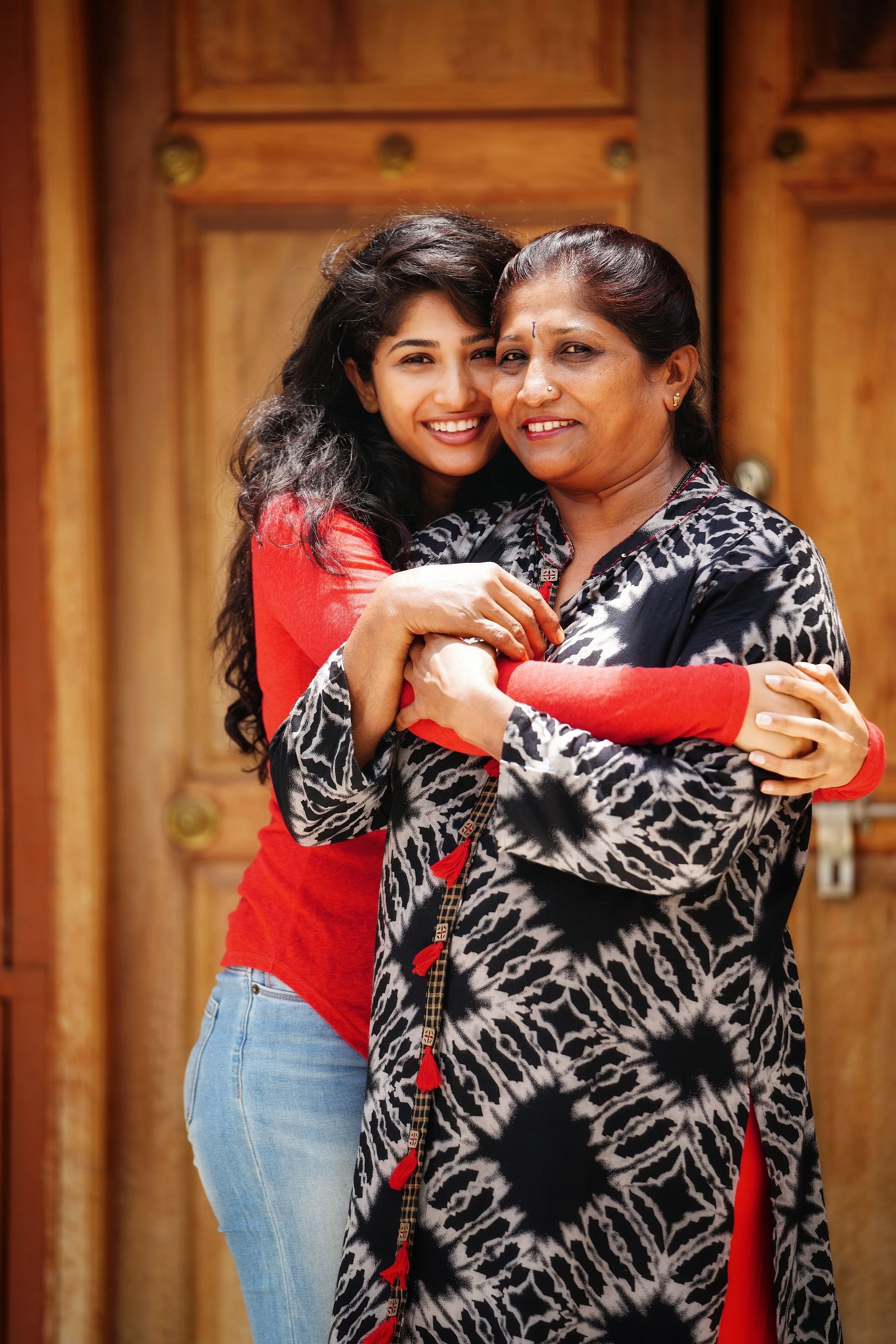 Roshni and her mother Jyothi.