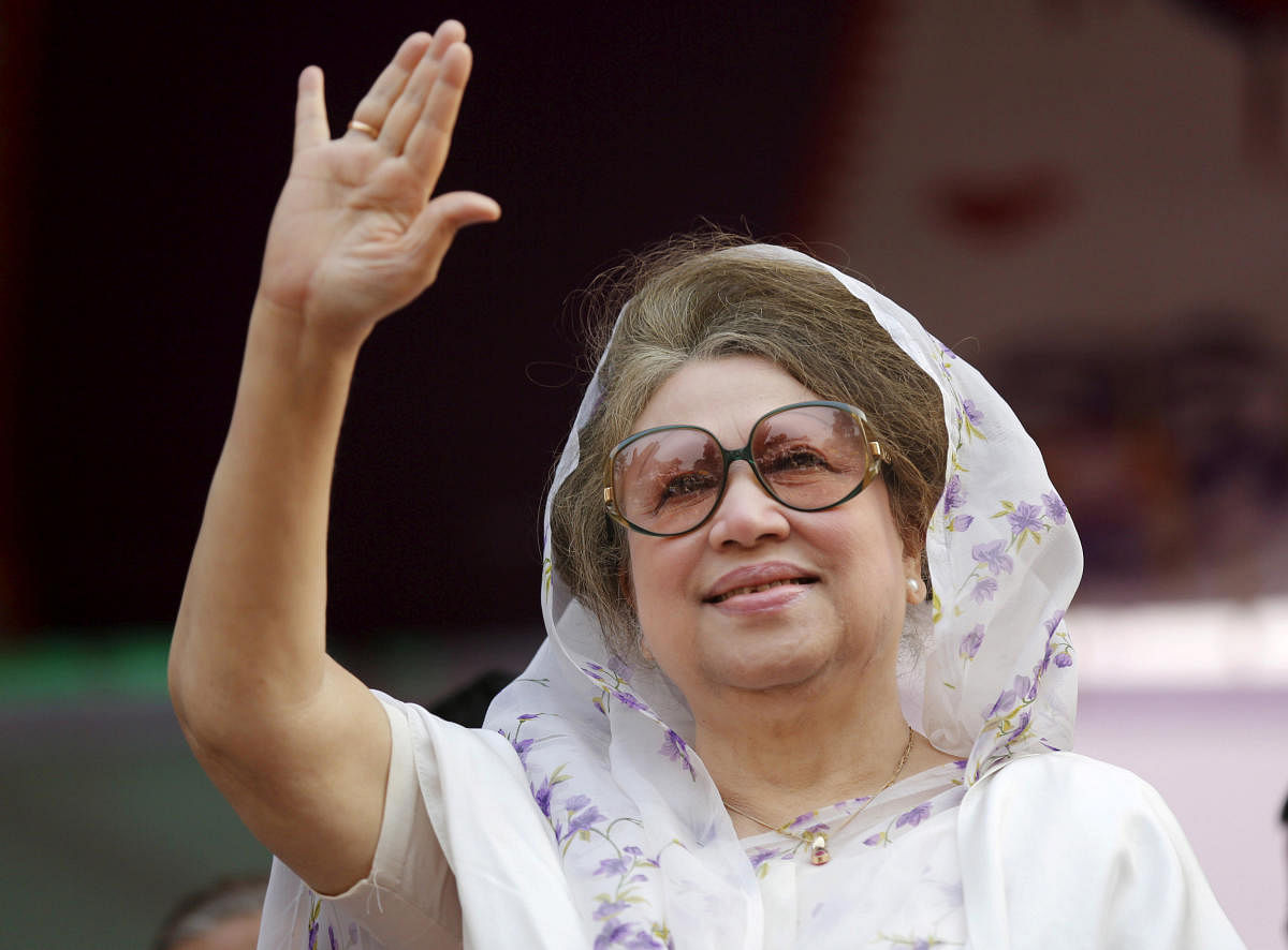 Bangladesh Nationalist Party (BNP) Chairperson Begum Khaleda Zia waves to activists as she arrives for a rally in Dhaka in this file picture taken January 20, 2014.