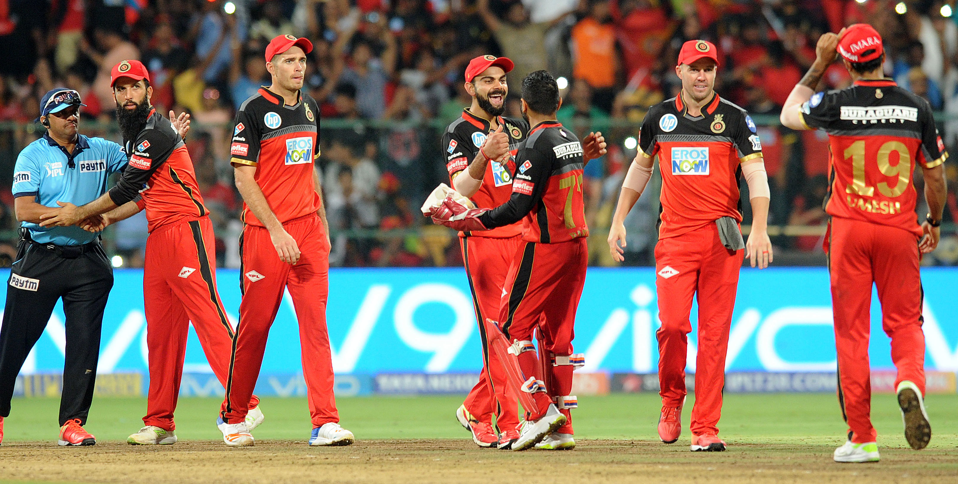 Royal Challengers beat Hyderabad Sunrisers at Chinnaswamy stadium on Thursday. Many fans had to buy tickets in black.