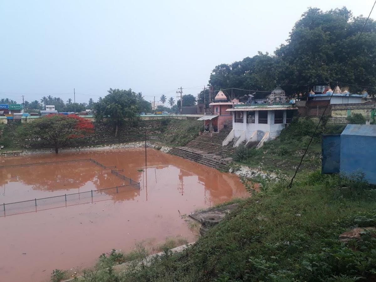 Dodda Arasana Kola lake in Chamarajanagar is filled to the brim following heavy rains in the last few days for the first time in the last 30 years.