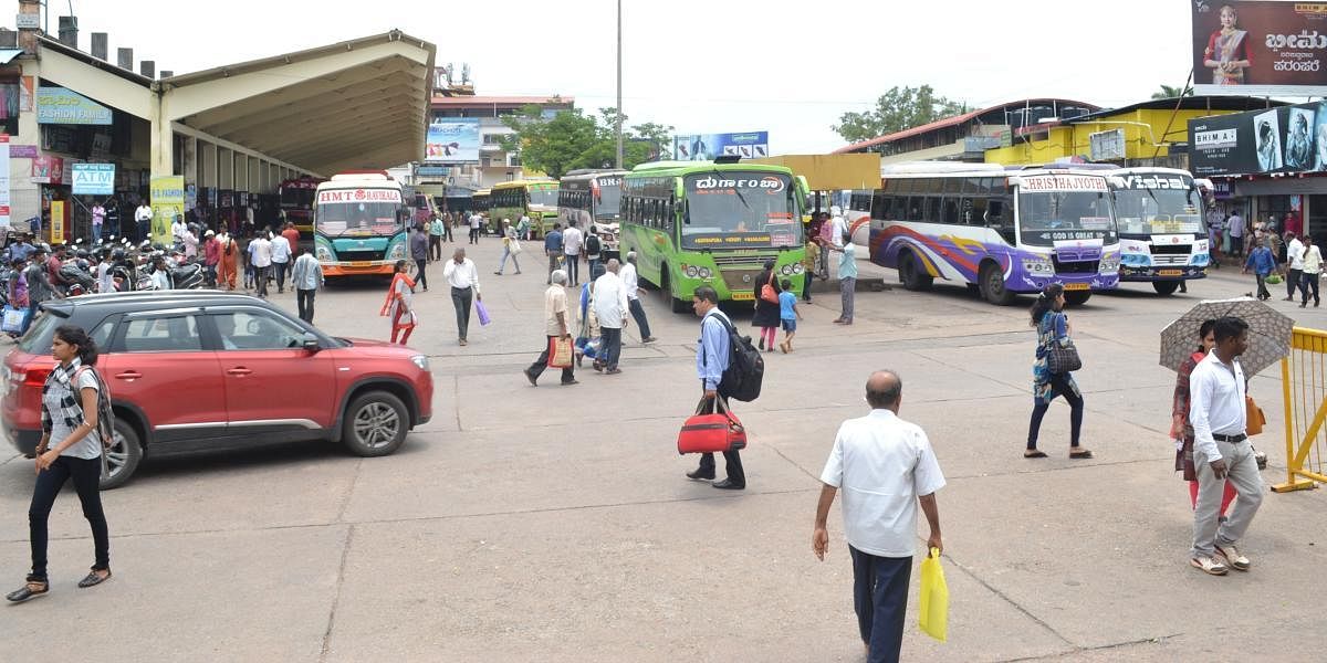 The buses operated normally at service bus stand in Udupi on Monday.