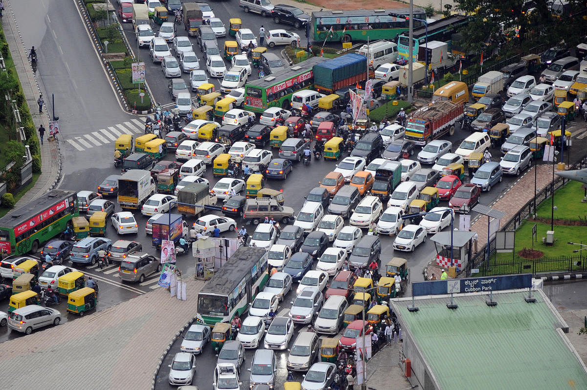 The government aims to reduce traffic congestion and encourage public transport. DH File photo/Srikanta Sharma R