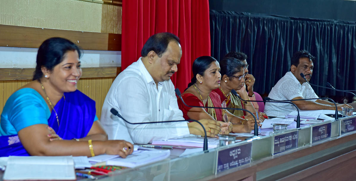 Zilla Panchayat President Meenakshi SHanthigodu speaks at a meeting in Mangaluru on Monday. 