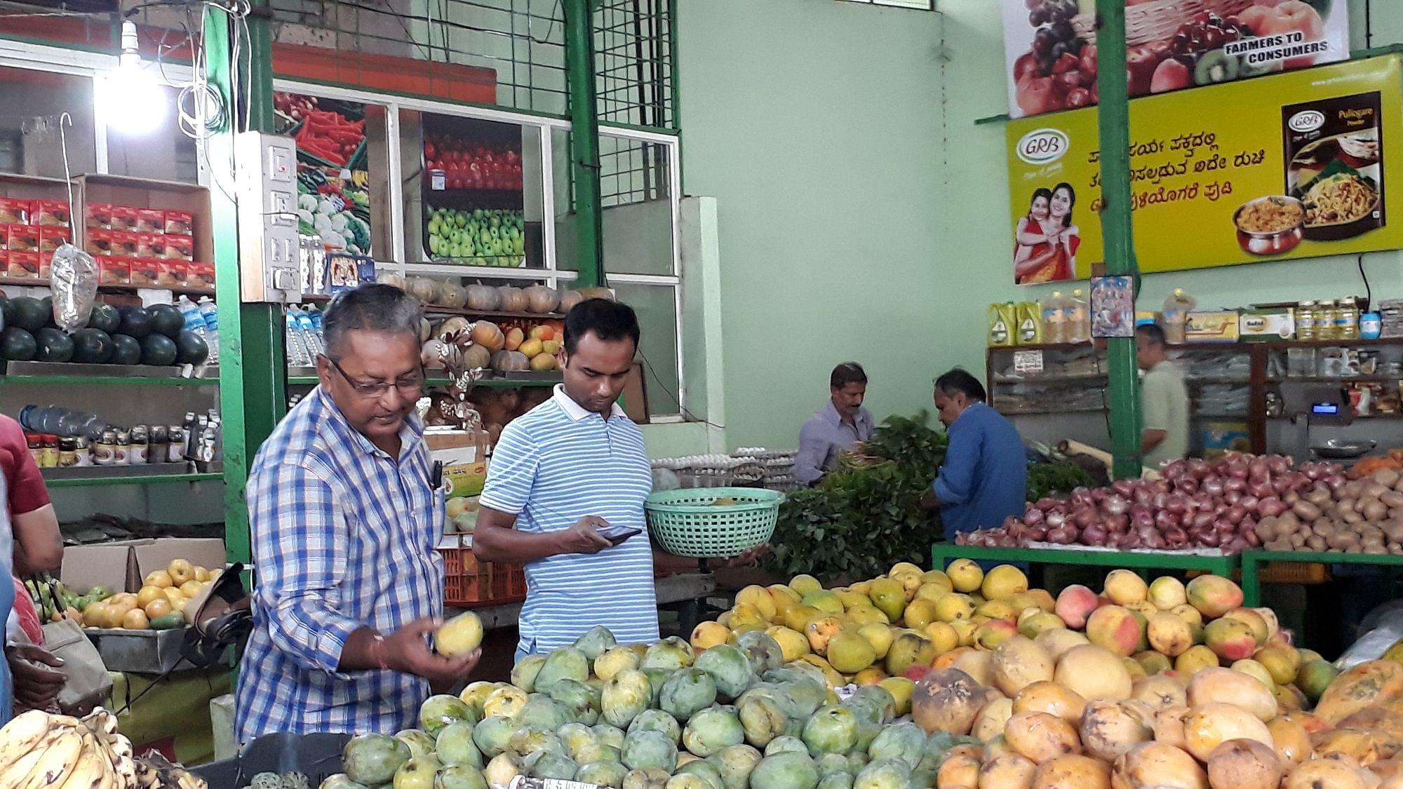 The Nipa virus scare affected sales and brought down mango prices.