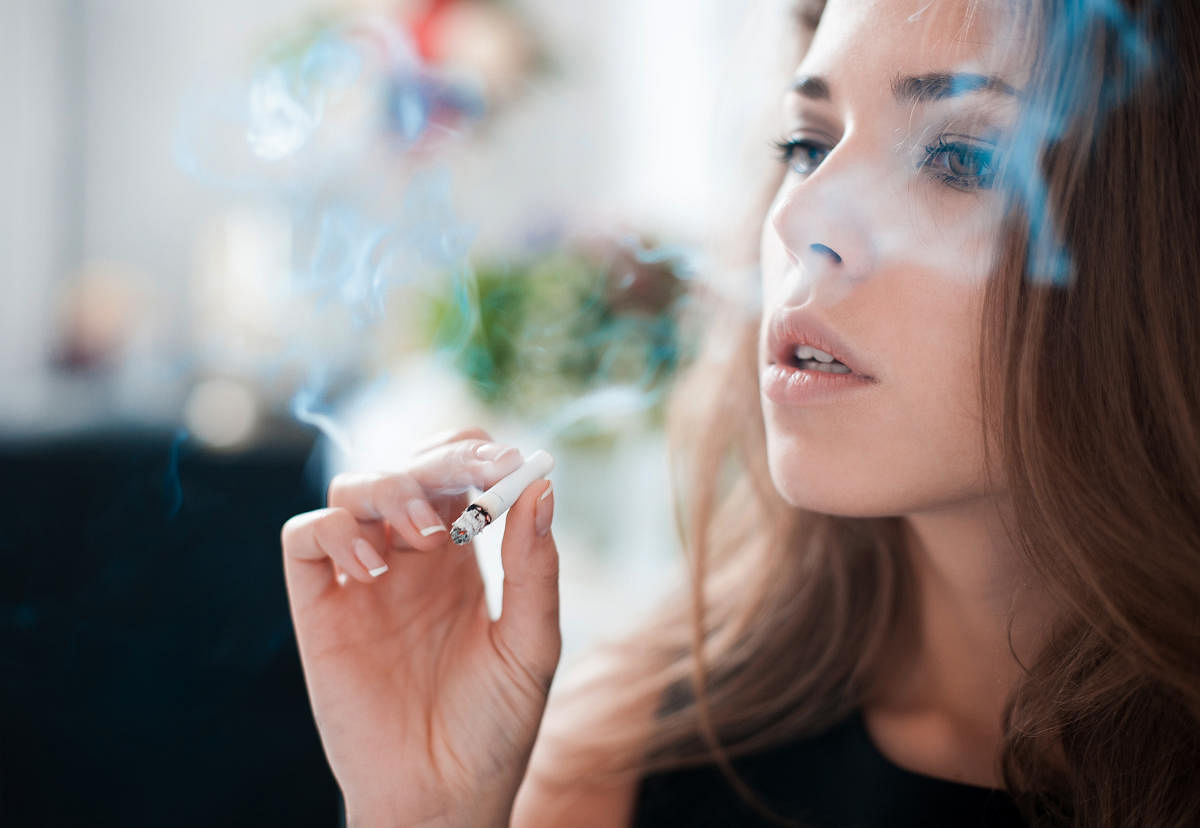 Smoking has an effect on women's mental health.