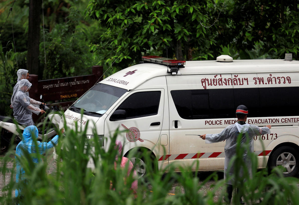 An ambulance departs from Tham Luang cave complex in the northern province of Chiang Rai, Thailand, July 10, 2018. (REUTERS/Soe Zeya Tun)
