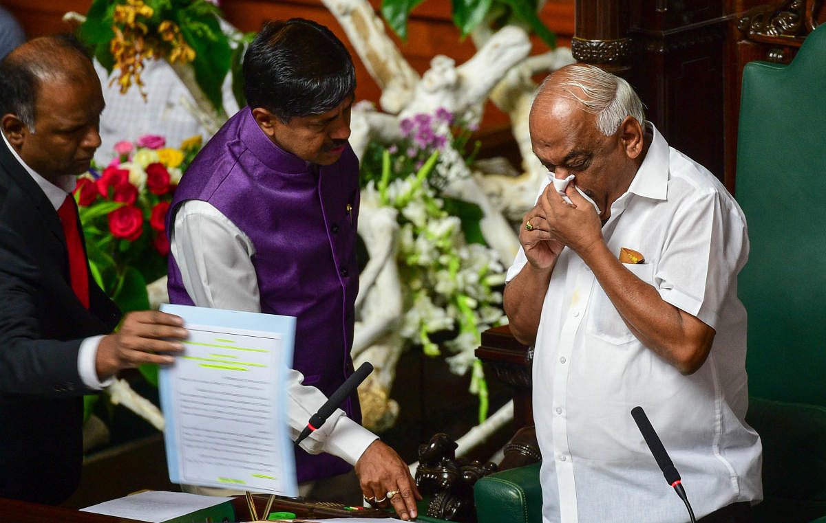 Speaker K R Ramesh Kumar turns emotional while paying tributes to former minister B A Moideen. DH Photo