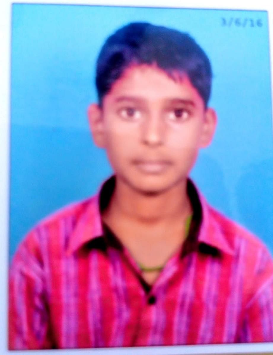 High school student Mallika (16) who died in javelin throw accident in Haveri, on Wednesday. DH photo