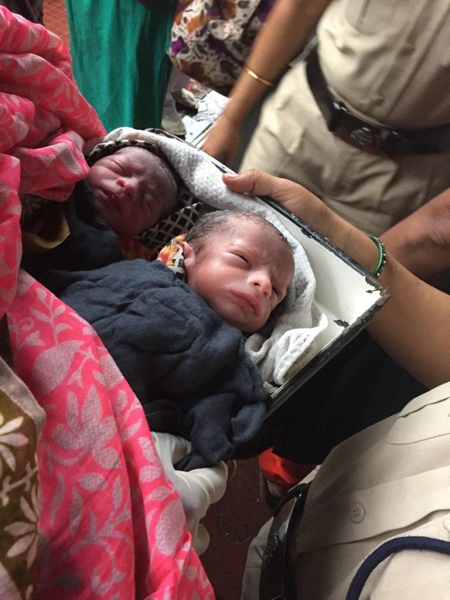 Salma went into labour when the train reached Kalyan junction.