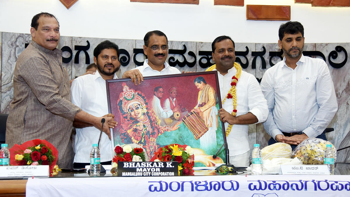 Minister for Urban Development and Housing U T Khader was felicitated prior to a review meeting at Mangaluru City Corporation in Mangaluru on Tuesday.