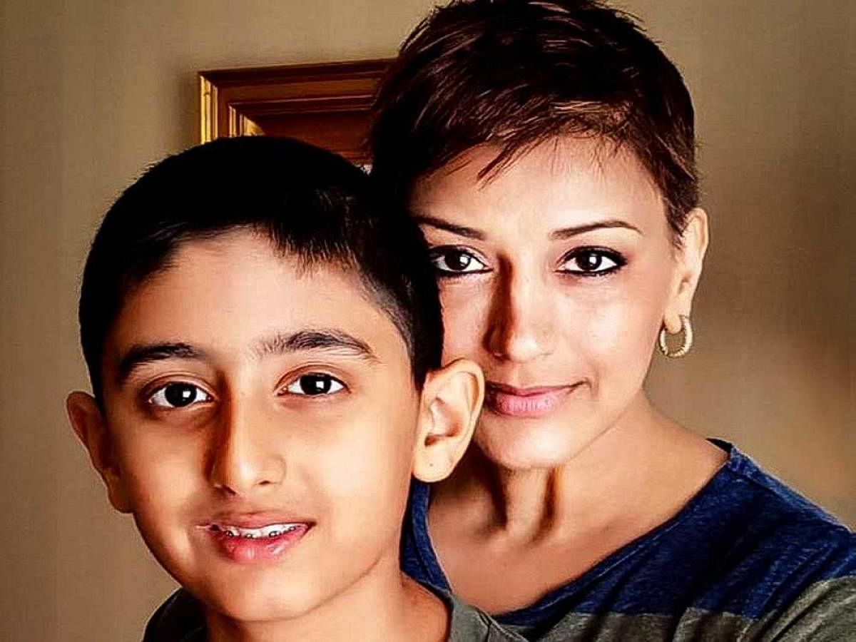 Actor Sonali Bendre and her son Ranveer. (Image courtesy Twitter)