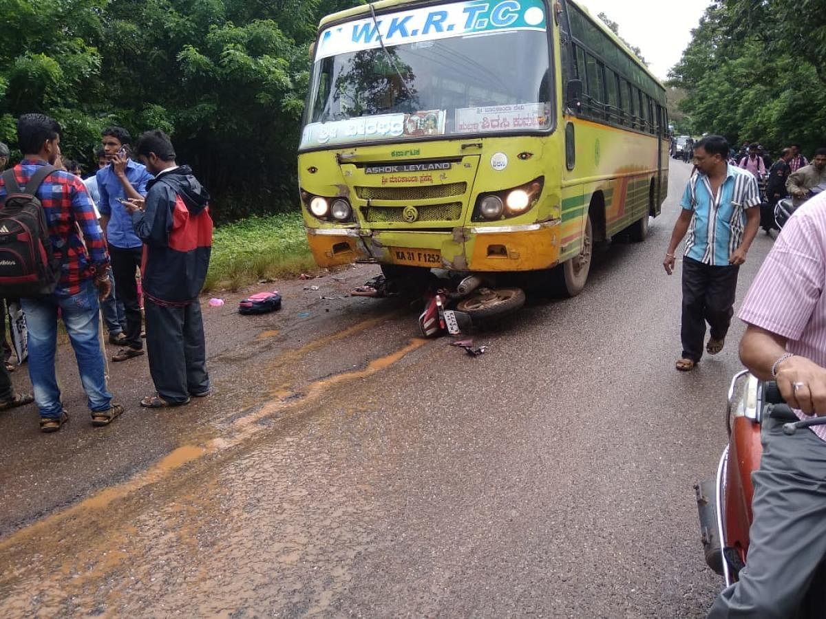 A school girl was killed in a head-on collision between a bus and bike, in Sirsi, on Wednesday. DH photo.