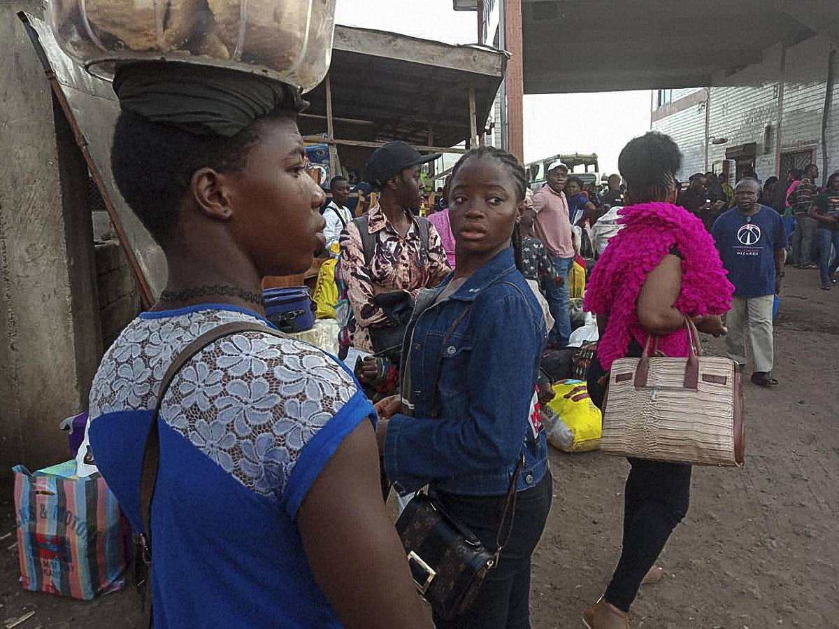 Residents from the Western Region in Cameroon arrivE at the bus terminal in Buea following renewed clashed in the restive anglophone region of Cameroon. AFP file photo.