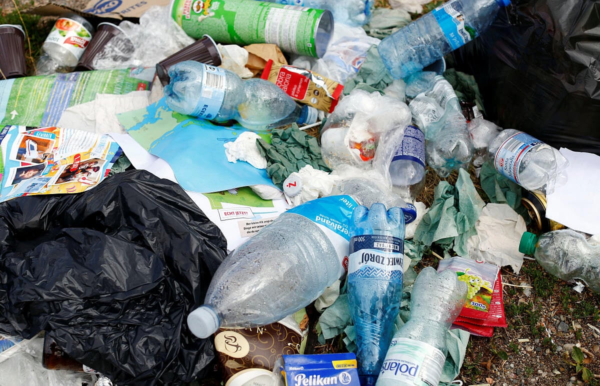 Degrading plastics emit greenhouse gases Study