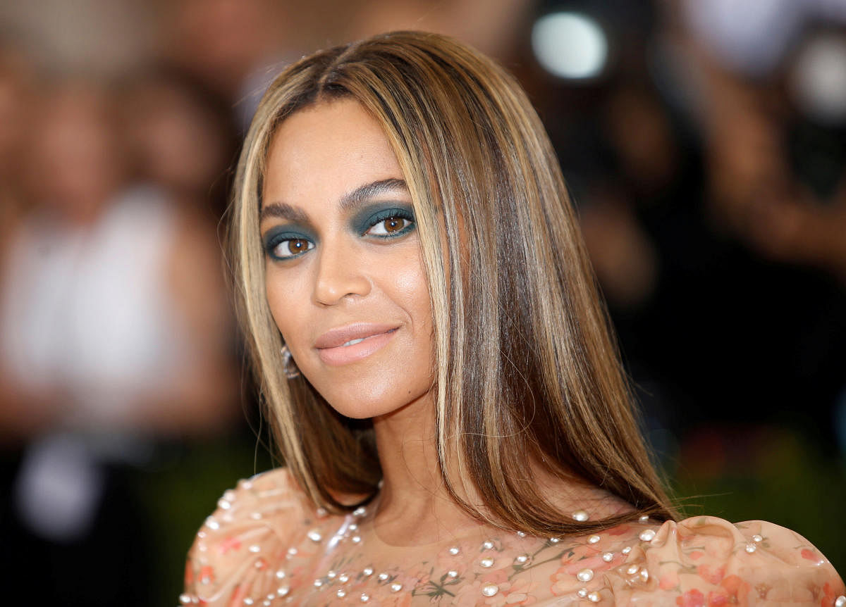 FILE PHOTO: Singer-Songwriter Beyonce Knowles arrives at the Metropolitan Museum of Art Costume Institute Gala (Met Gala) to celebrate the opening of "Manus x Machina: Fashion in an Age of Technology" in the Manhattan borough of New York, U.S., May 2, 201