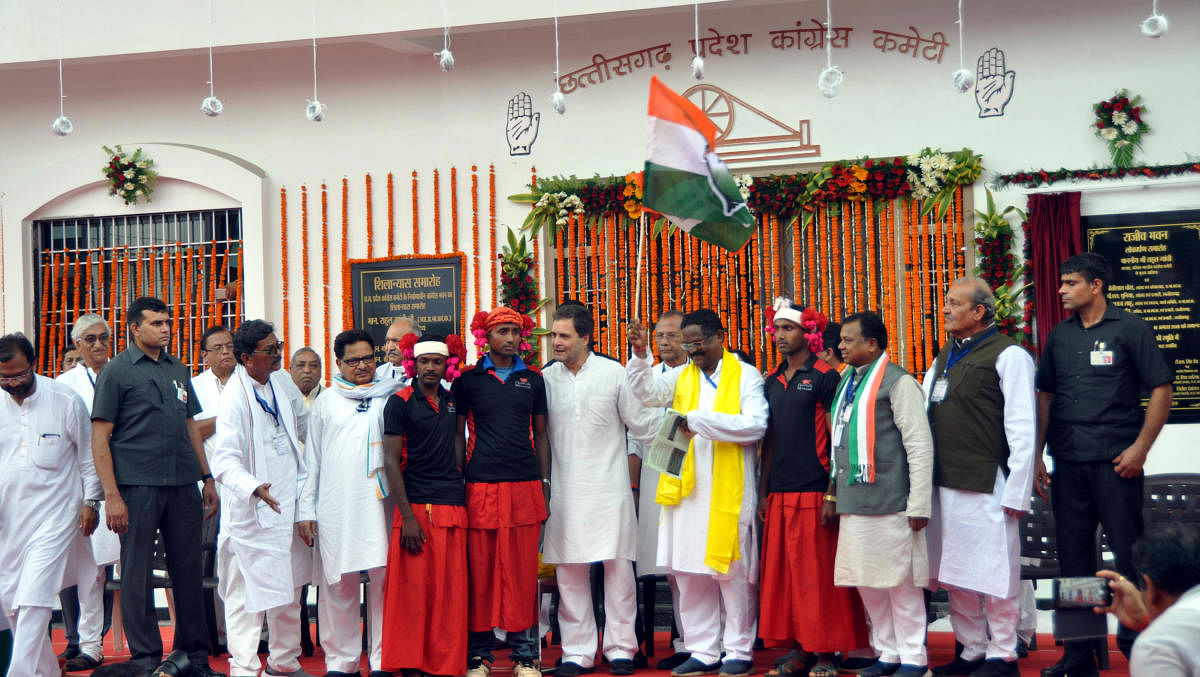 Congress president Rahul Gandhi with party leaders. 