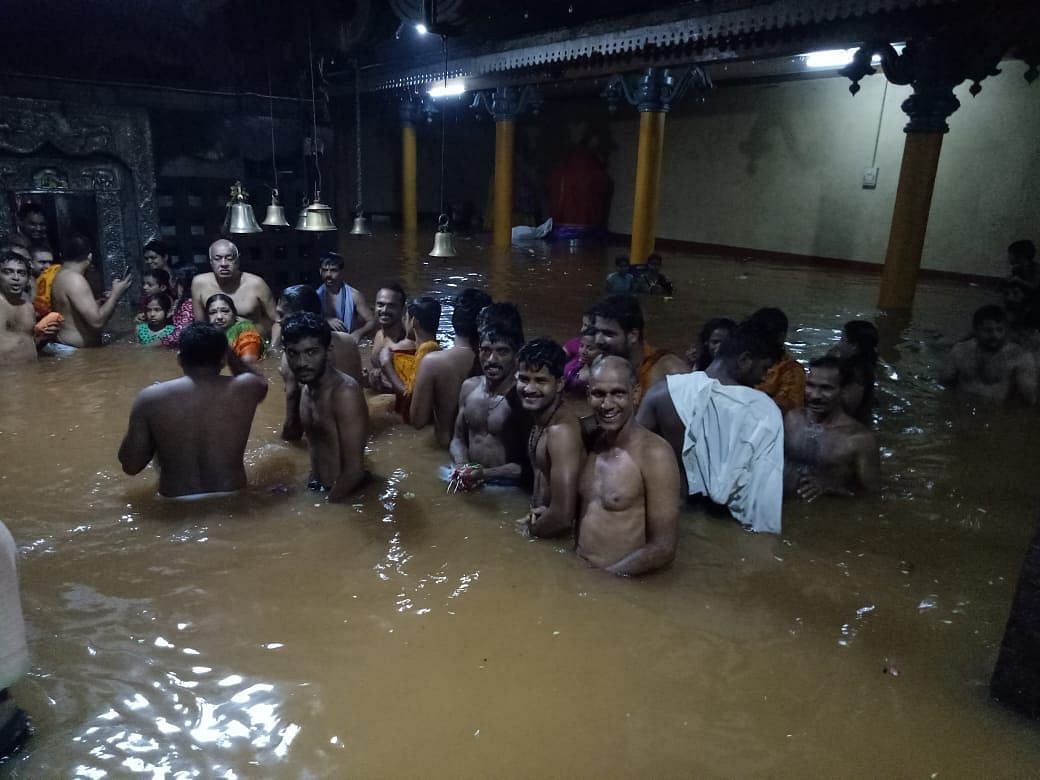 Kamalashile Sri Brahmi Durgaparameshwari Temple at Kamalashile, in Kundapur of Udupi District was flooded as heavy rains lashed the district. (DH photo)