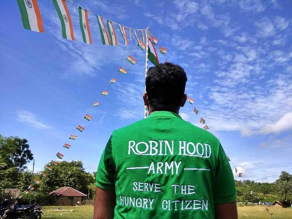 A volunteer-based organisation, the group works to get surplus food from restaurants and the community to serve the less fortunate. Image courtesy Twitter/ Robin Hood Army