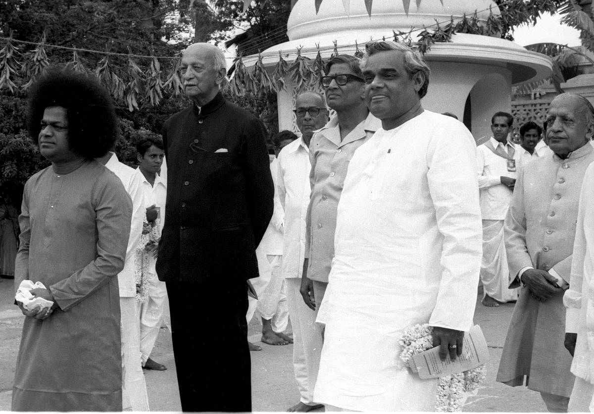 The then prime minister Atal Bihari Vajpayee with Sathya Saibaba and Gen Cariappa and others at Sri Sathya Saibaba Ashram in Whitefield, Bengaluru, June 20, 1978. DH ARCHIVES