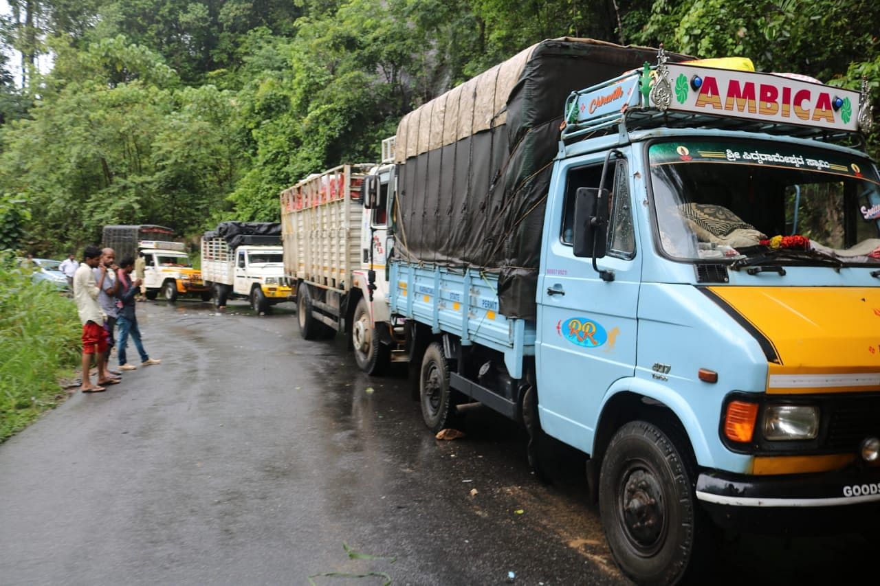 Vehicles pile-up behind each other on a congested stretch of the Charmadi Ghat, the only alternative route at present connecting Bengaluru and Mangaluru. (DH Photo)