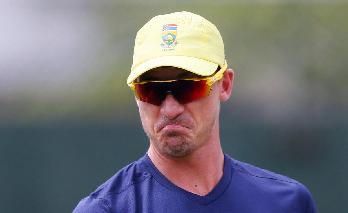 South Africa's Dale Steyn could face another lengthy layoff after picking up a groin injury in a country cricket match. Reuters 