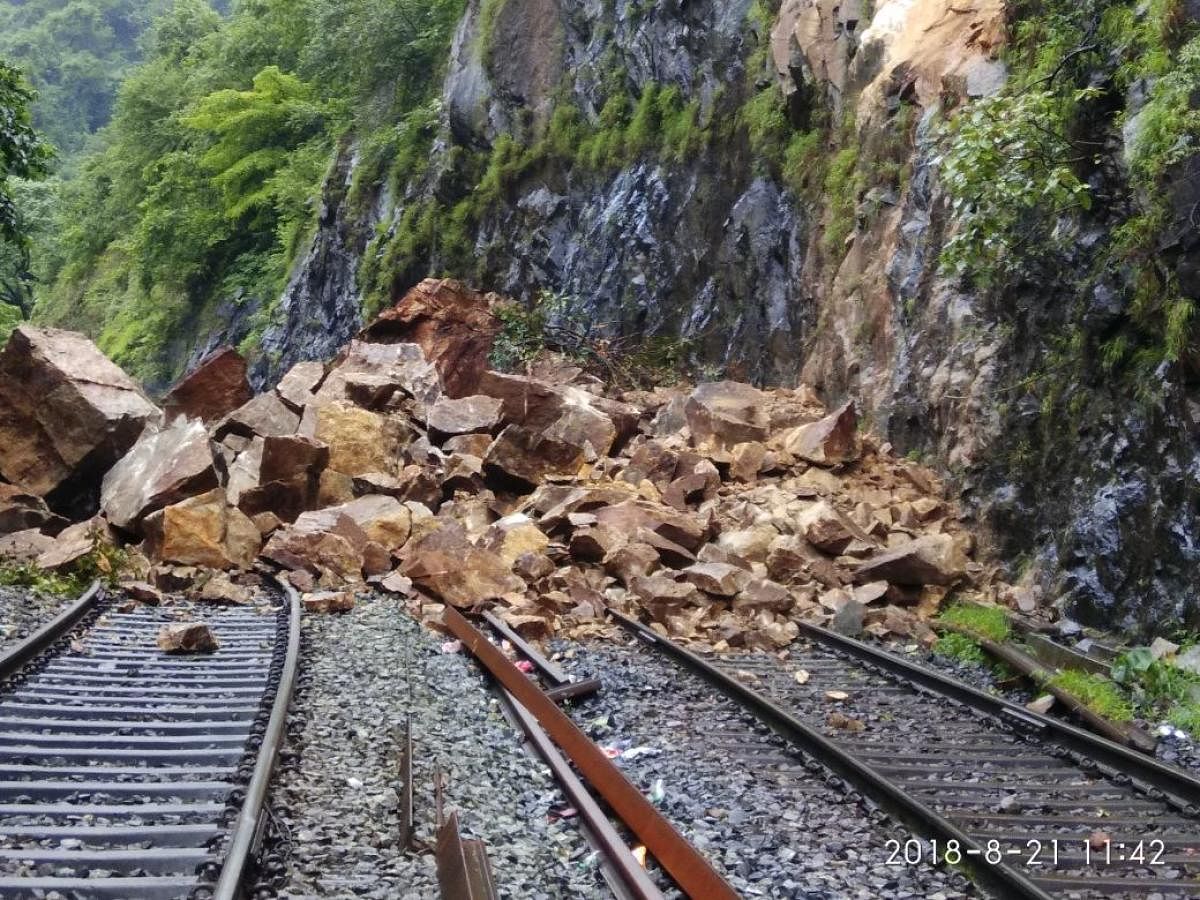 Heavy boulders fell on railway line between Castle Rock and Kulem railway stations blocking the movement of trains