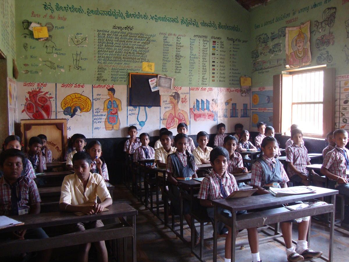 Students in a government school learning Mathematics as part of the Ganitha Kalika Andolana initiative.