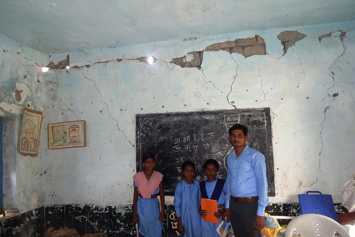 A dilapidated classroom in Kadabur Government Higher Primary School, Chittapur taluk, Kalaburagi district. DH file photo