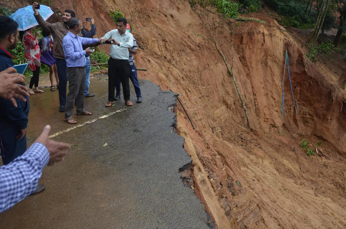 many people are coming to see landslides like this and are venturing to interior regions which have been declared unsafe. dh photo/b h shivakumar