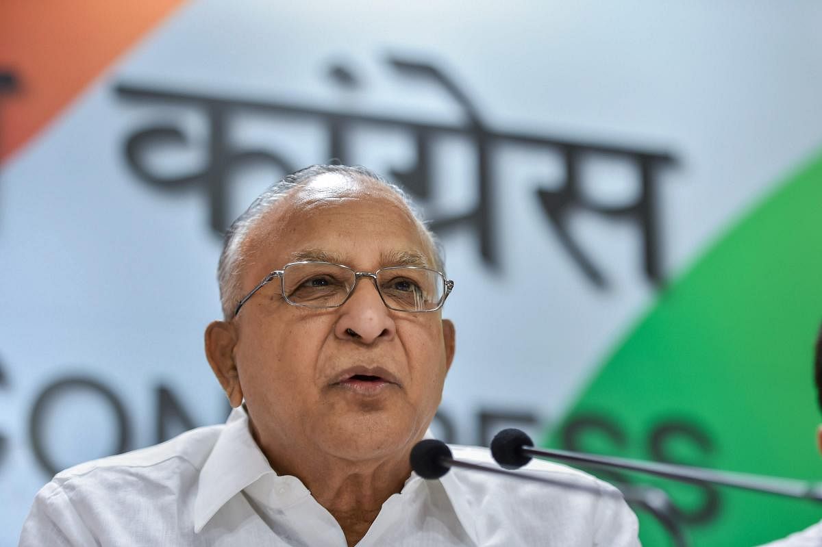 Senior Congress leader S Jaipal Reddy addresses the media on the issue of Rafale deal scam, at AICC headquarters in New Delhi on Tuesday. PTI