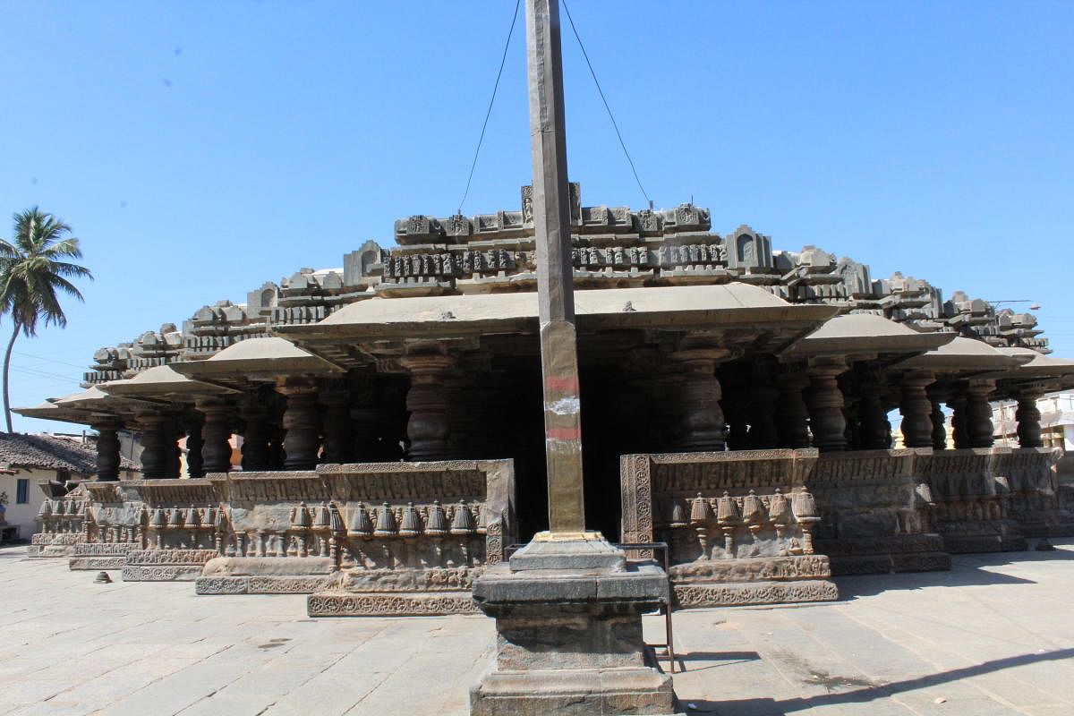An artistic hall in the Harihareshwara temple complex, Harihar
